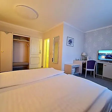 Ambiente Garni Hotel 3*