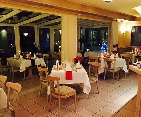 Ambiente Garni Hotel 3*